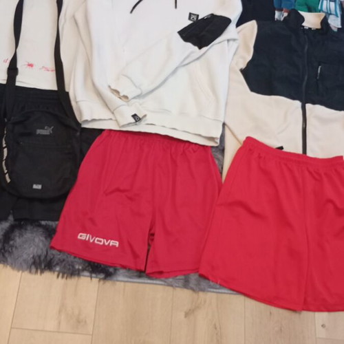 Set of 10 summer and winter clothes, size Small, Puma bag included