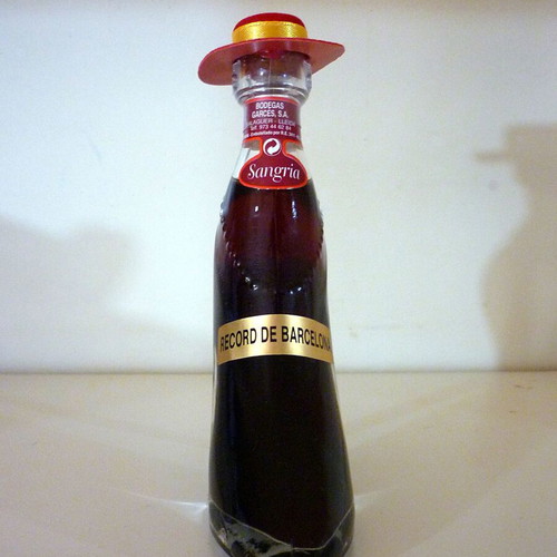 Souvenir miniature shoe with Spanish hat from Barcelona new