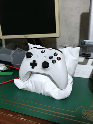 Xbox One σταντ με μαξιλαράκι για ασύρματο χειριστήριο σε λευκό