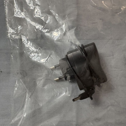 Power adapter used, 4.2V 500mA for small devices