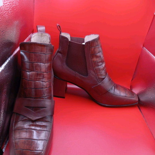 Hispanitas ankle boots like new, size 37, 6 cm heel, brown-bordeaux