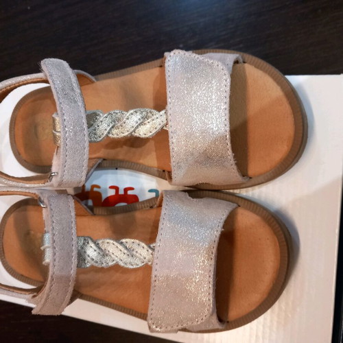 GBB children's sandals size 27 like new, pink gold detail