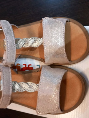 GBB children's sandals size 27 like new, pink gold detail