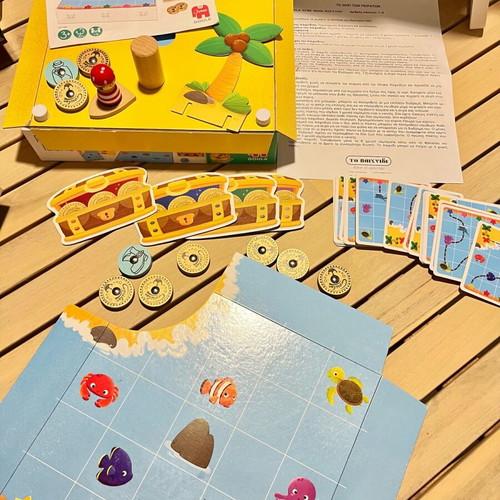 Pirates Island board game Goula like new