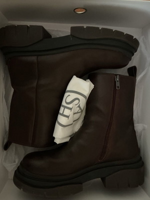 Ash leather boots burgundy like new, size 38