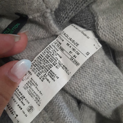 Knitted skirt United Colors of Benetton gray, like new, flared with pleats