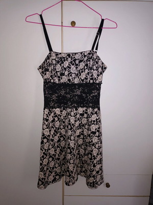 Dress like new with lace band, adjustable straps, size S