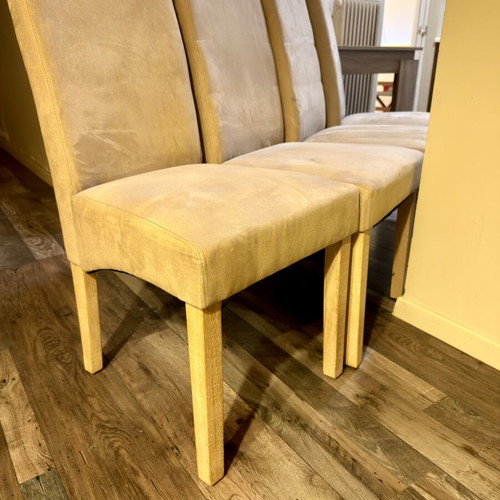Dining table and 4 chairs set like new, oak and beige fabric