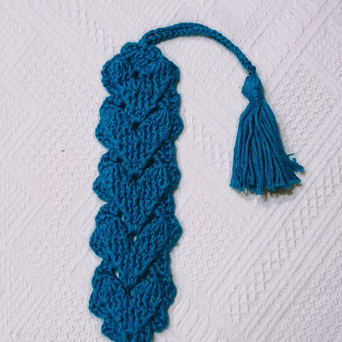 Knitted bookmark new with heart pattern and tassel