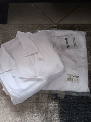 Medical aprons like new, pack of 2