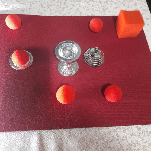 Magic egg cup like new with sponge balls