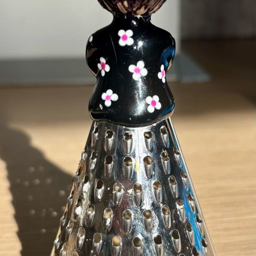 Pylones "Madame" Mini Grater used, collectible and decorative