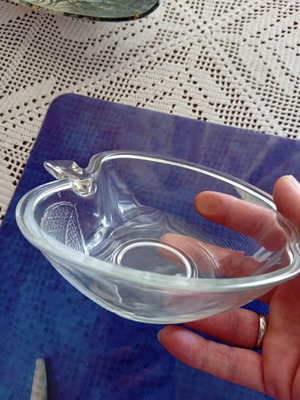 Thick glass apple-shaped bowl