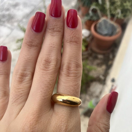 Gold ring used, simple and impressive