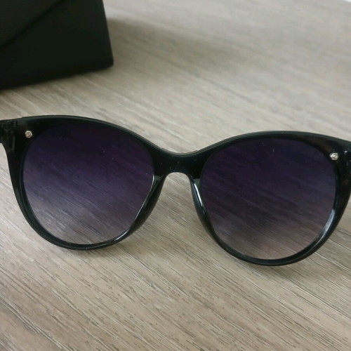 Sunglasses like new, black