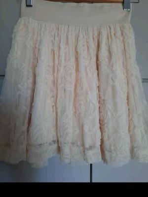 Lace skirt like new, size S