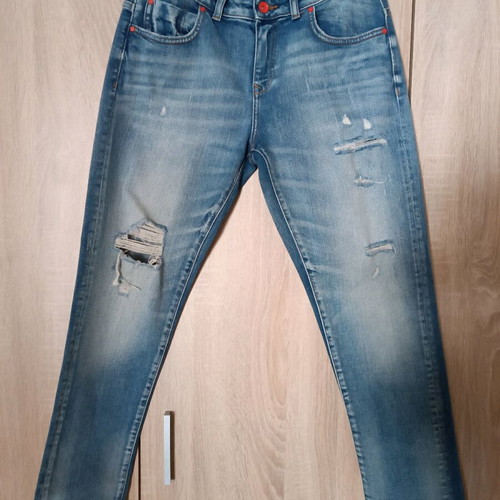 Zara Z1975 ripped jeans like new, blue mid waist size M