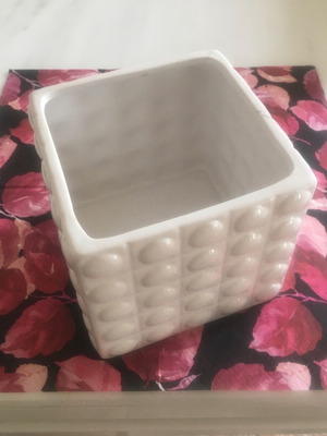 Polnix large white ceramic cube cache-pot used