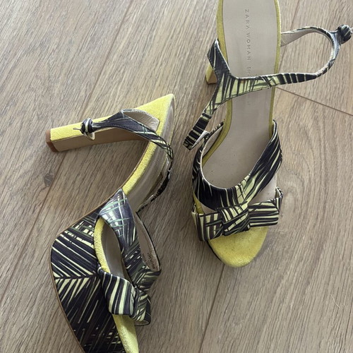 Zara high heel shoes size 40 like new, green and yellow