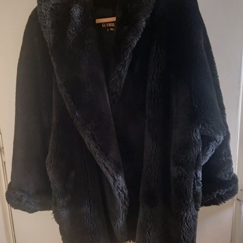 Vogue synthetic fur like new
