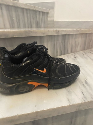 Nike TN used black athletic shoes size 45 in poor condition