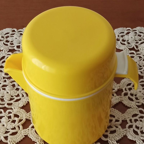 Citrus juicer yellow plastic 1970's vintage new
