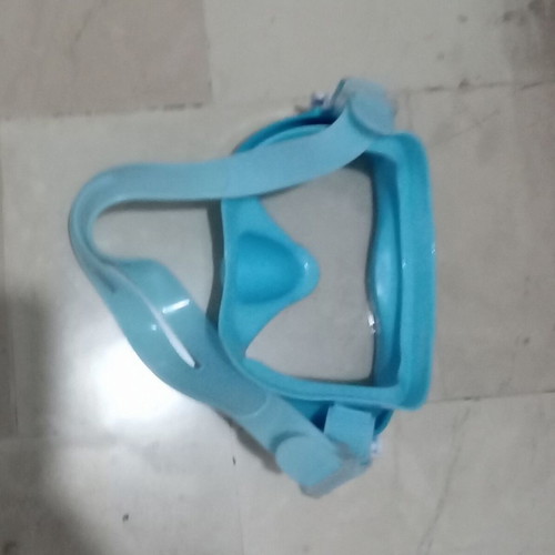 Children's snorkeling mask like new