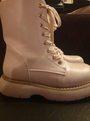 Kids boots like new, beige, size 37