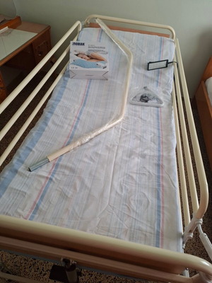 Hospital bed used with air mattress