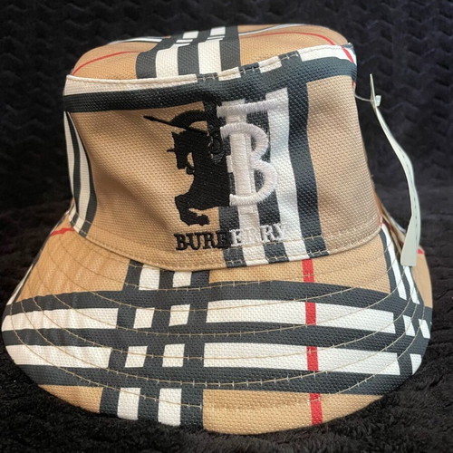 Burberry hat beige new, size S