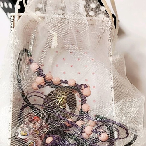 Jewelry set like new with pendant, ring, necklace and gift box