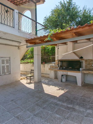 Μονοκατοικία 3 υπνοδωματίων με τζάκι, κλιματισμό και αποθήκες στο Συκάμινο Ωρωπού