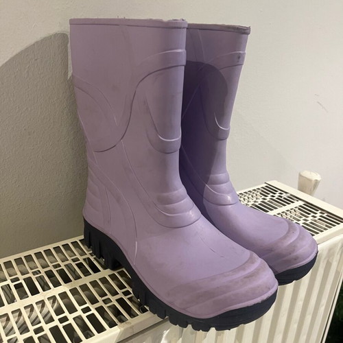 Unisex galoshes size 32-33 like new, purple with blue