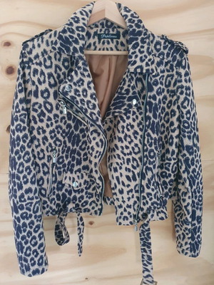 Bikerstyle leopard jacket new, size M/L