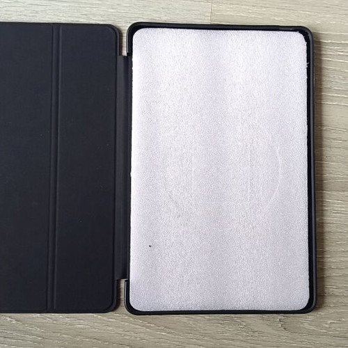 Tri-Fold Flip Cover for Xiaomi Pad 5 like new