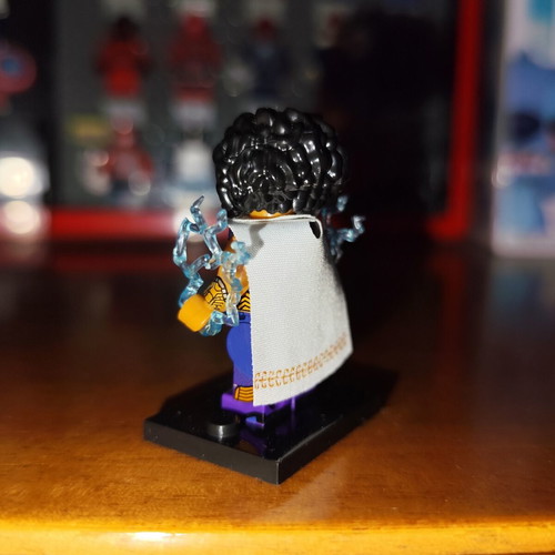 Darla Dudley Lightning Purple minifigure like new