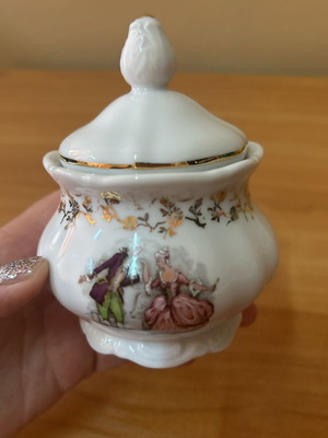 Vintage Mitterteich Bavaria Porcelain Sugar Bowl like new, romantic motif, gold trim