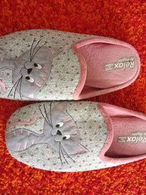 Women's slippers size 41 pink like new
