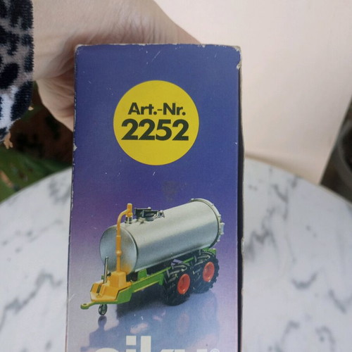 Siku 1:32 Fertilizer Spreading Trailer 2252 new