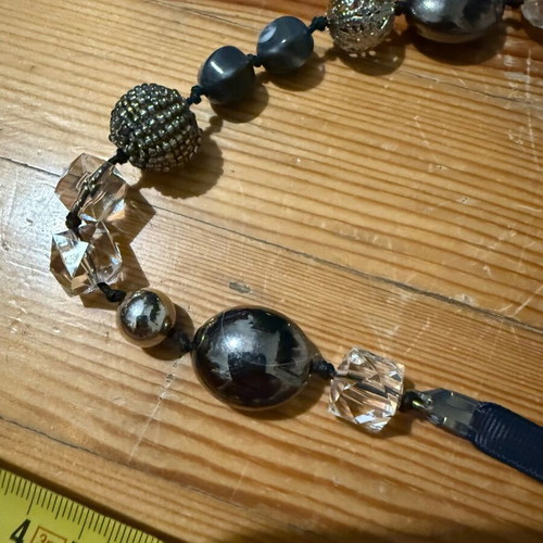 Women's necklace used
