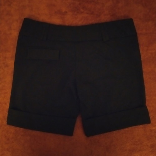 Imperial women's shorts size M like new, black, winter