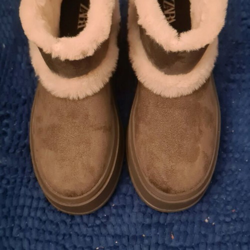 Zara boots new, size 39, green