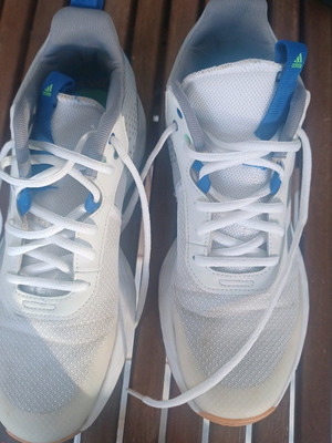 Adidas athletic shoes size 40 like new, white and blue