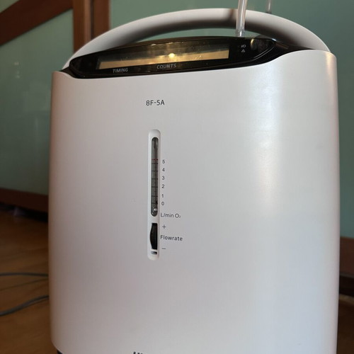 Yuwell 8F-5A Oxygen Concentrator 5L, like new