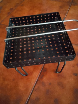 Metal chestnut roaster with legs and handle new
