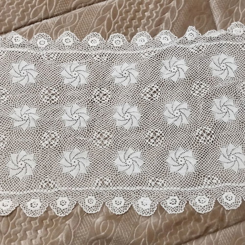 Table linen old embroidery from the 1950s like new, size 40x25 cm