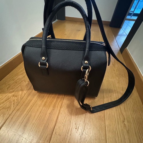 Elizabeth George leather bag black crossbody like new, unworn
