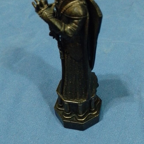 Black Queen chess piece Harry Potter used