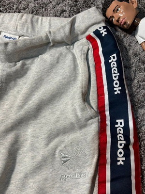 Reebok grey sweatpants with logo stripe, size M
