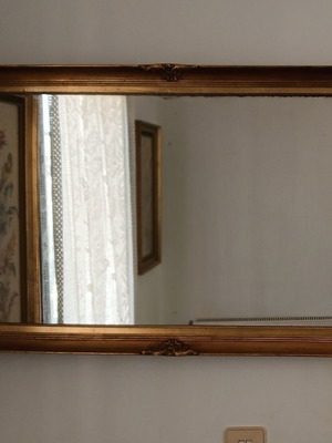 Wall mirror 0.81 x 0.52 m